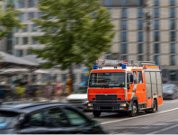 Информация для автомобилистов о необходимости уступать дорогу специальному автотранспорту